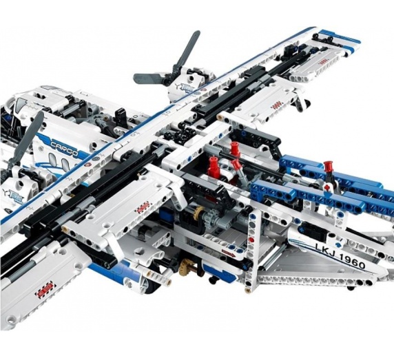 Конструктор LEGO Technic Грузовой самолет 42025 фото 1