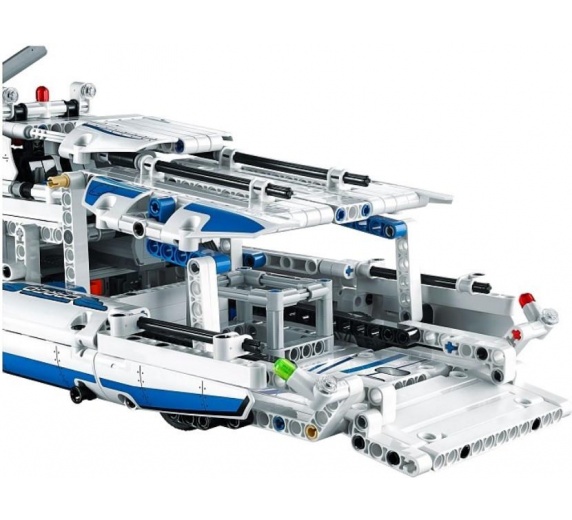 Конструктор LEGO Technic Грузовой самолет 42025 фото 5